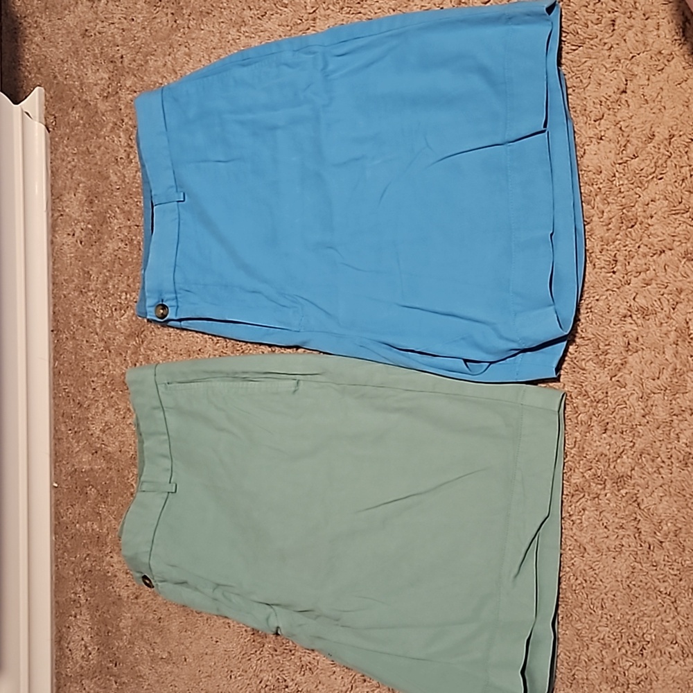 Men's Tailorbyrd shorts sz 40. Two pairs
